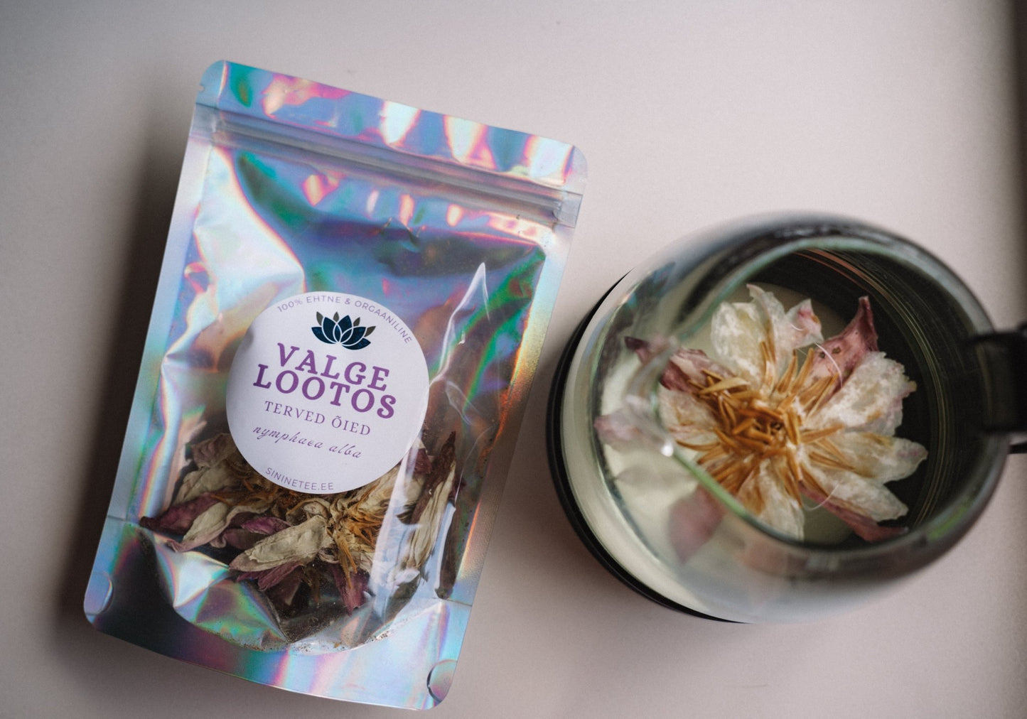 White Lotus flower • Valge Lootos • terved õied - Sinine Tee